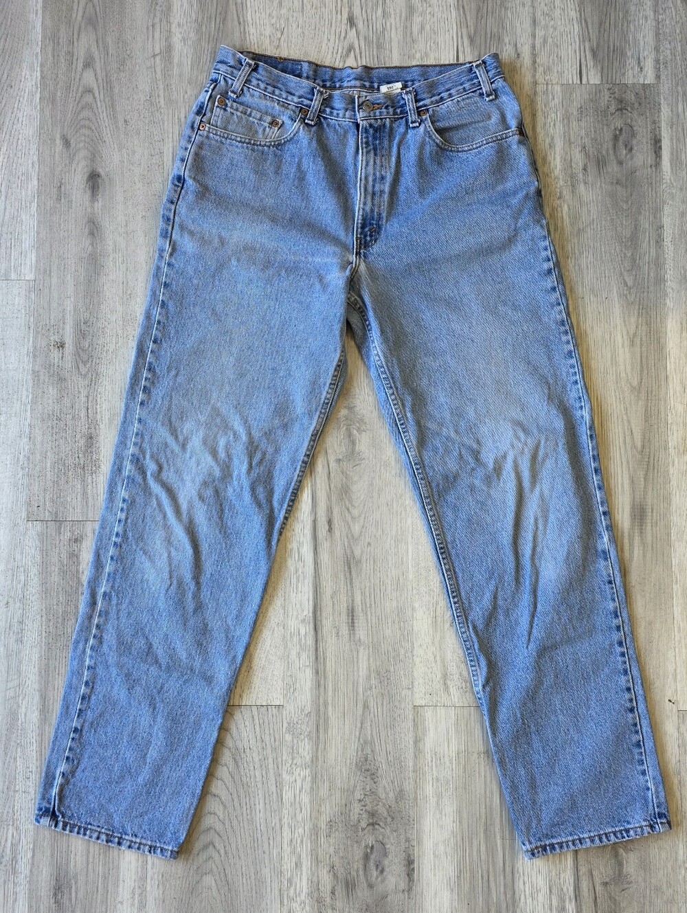 Vintage Levi’s 550 Light Wash Relaxed Jeans 36x34